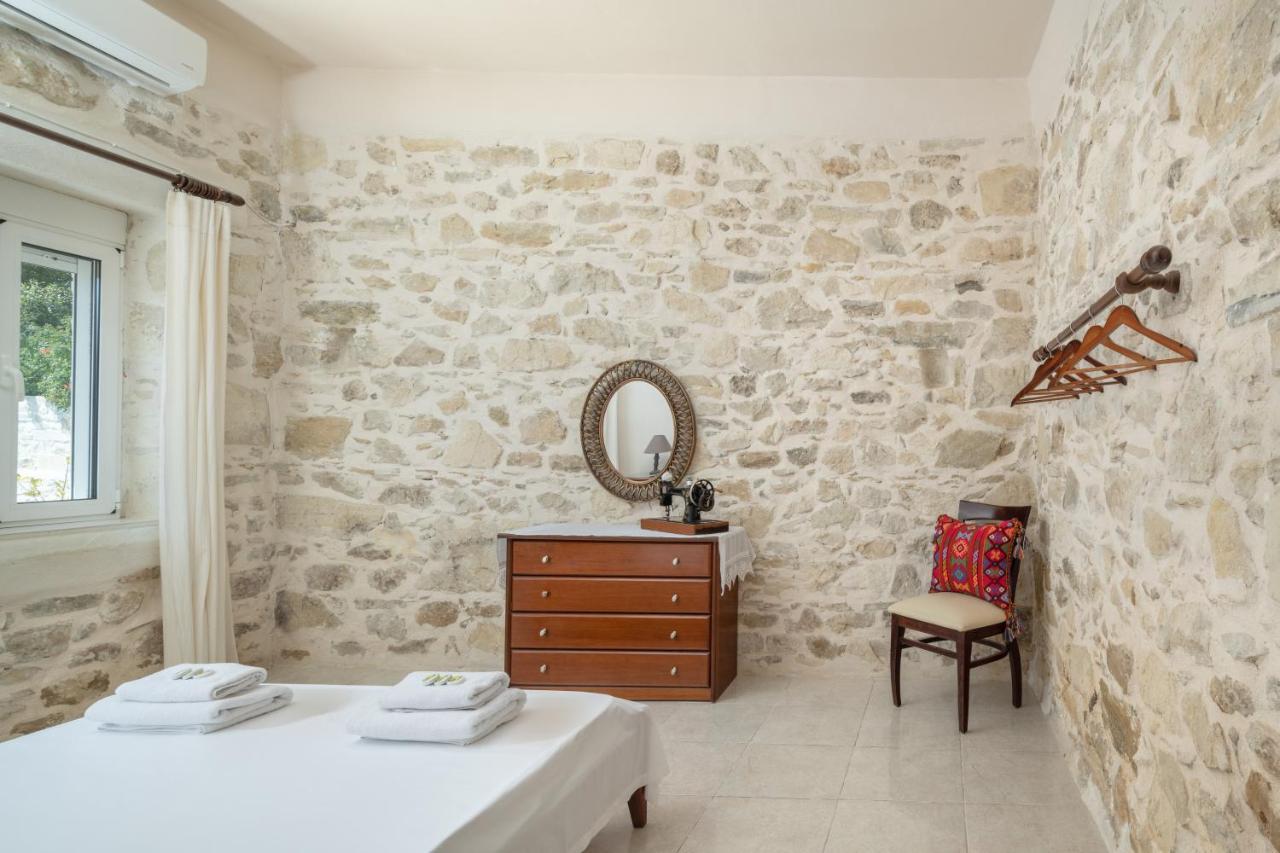 Zeus Traditional House Mitropolis  المظهر الخارجي الصورة